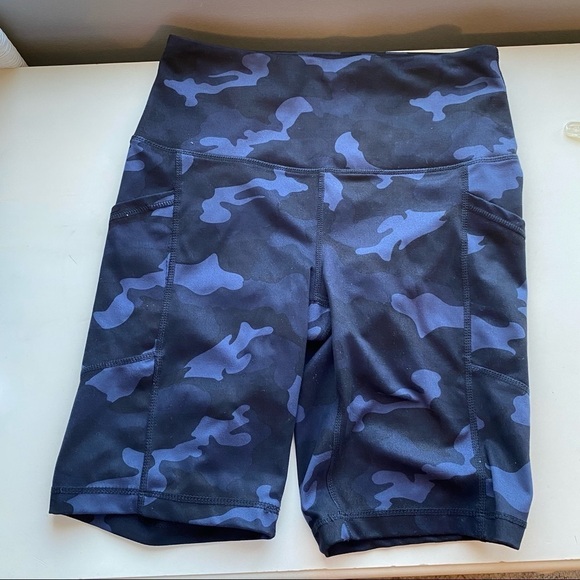Yogalicious Pants - Yogalicious 9” Biker shorts, Navy camo, Size S